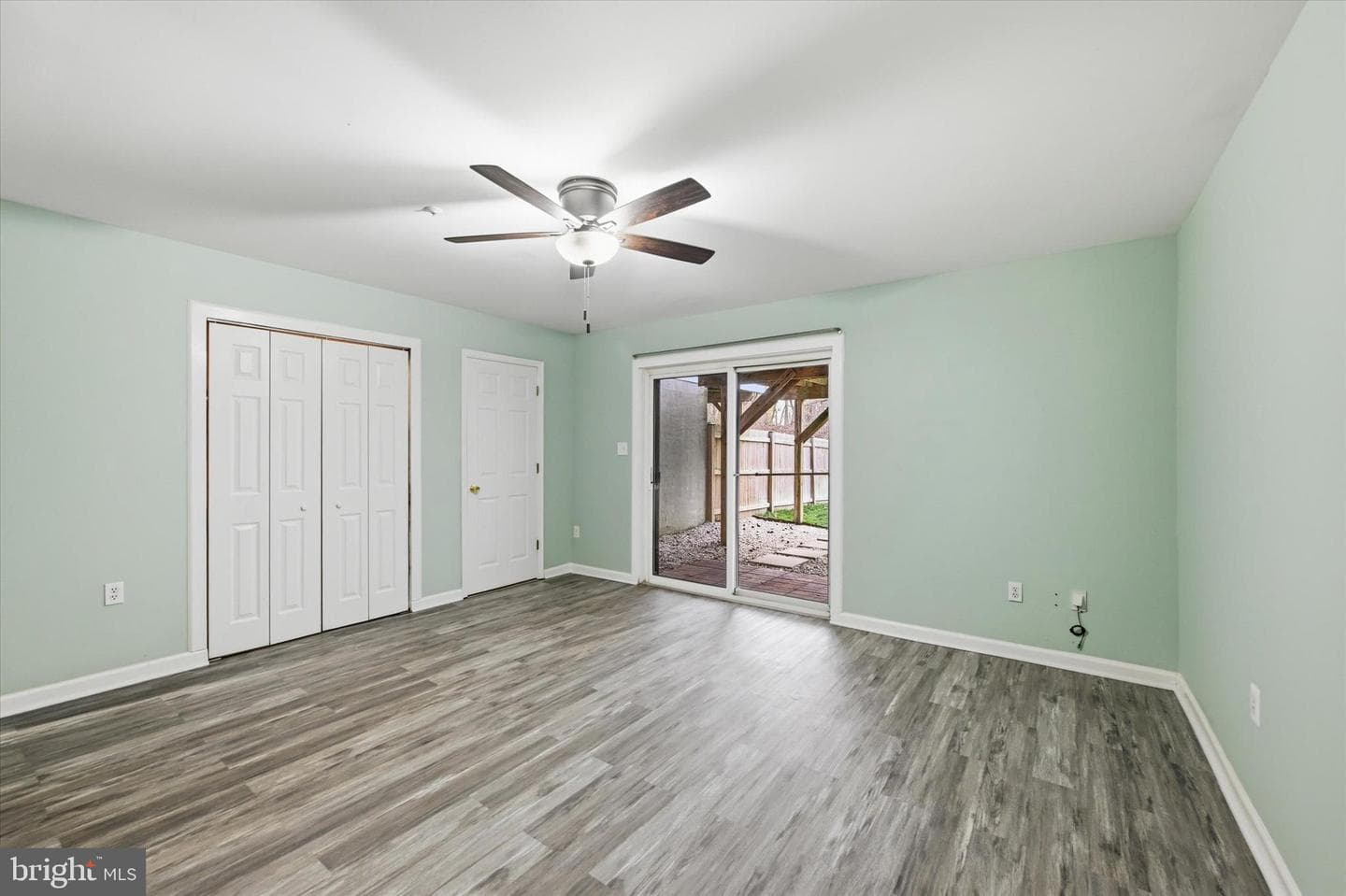 587 Hall Court photo 22