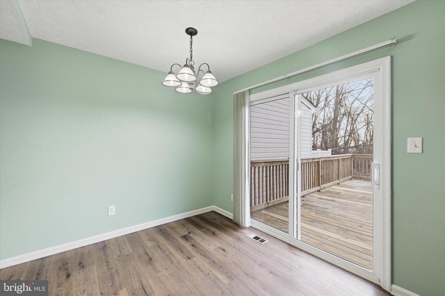 587 Hall Court photo 7