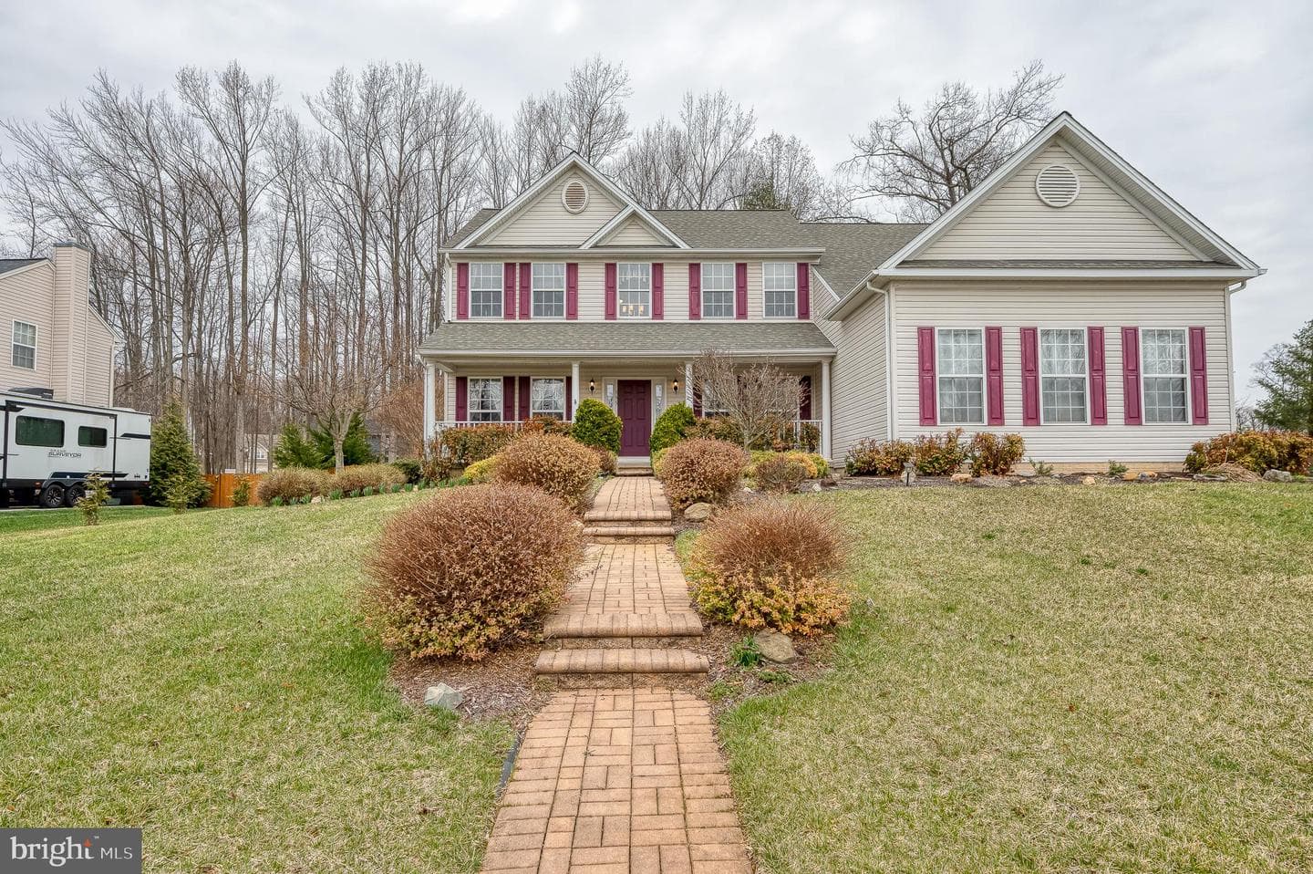 555 Beards Hill Road photo 100
