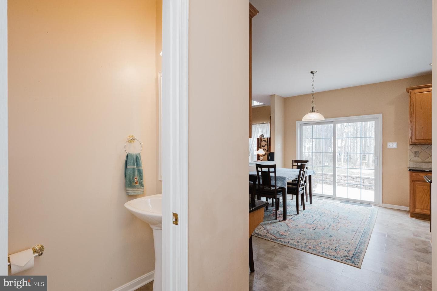555 Beards Hill Road photo 36