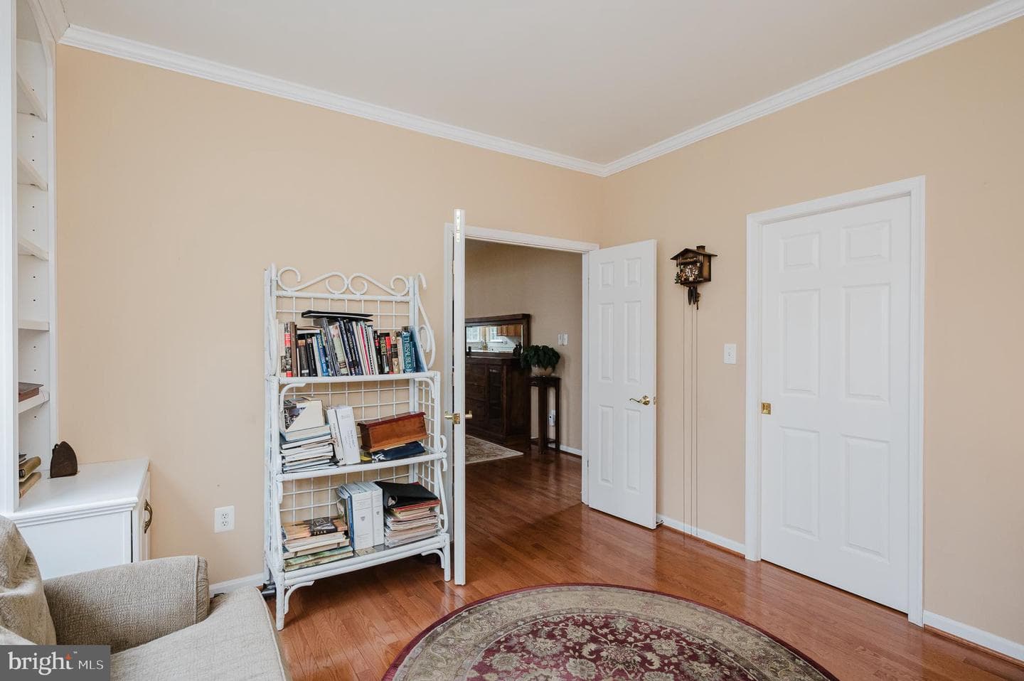 555 Beards Hill Road photo 42
