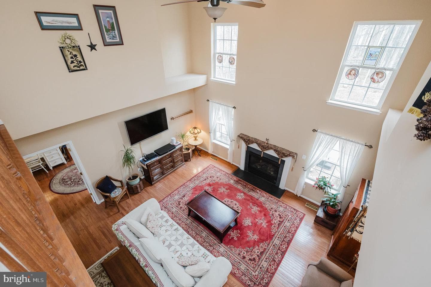 555 Beards Hill Road photo 51