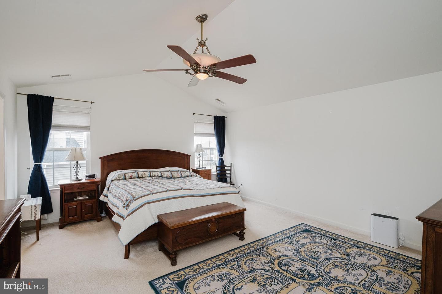 555 Beards Hill Road photo 52