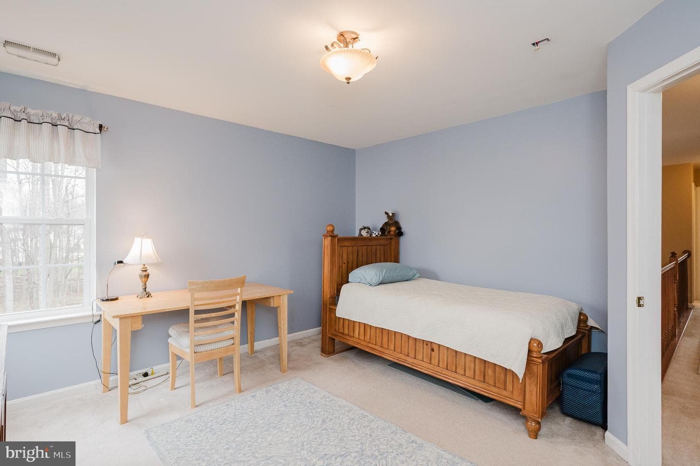 555 Beards Hill Road photo 67