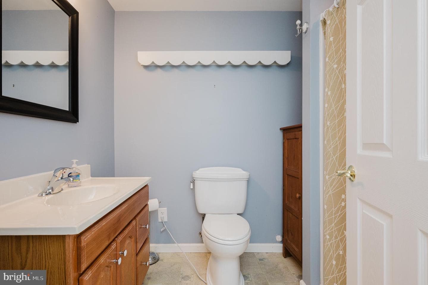 555 Beards Hill Road photo 82