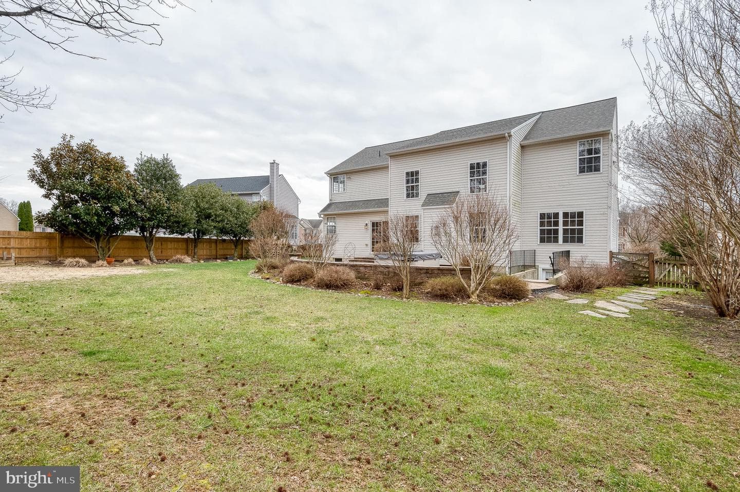 555 Beards Hill Road photo 91