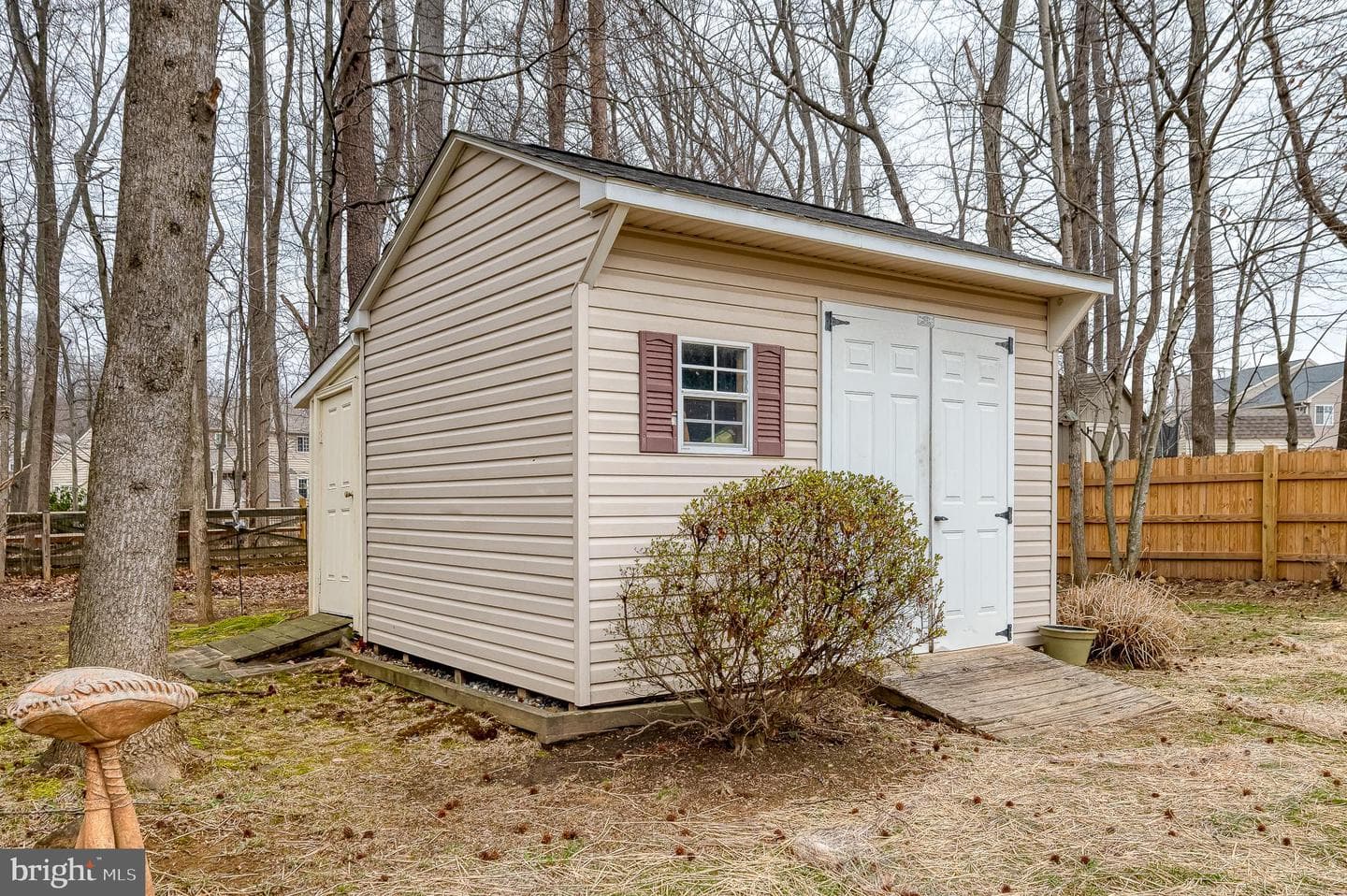 555 Beards Hill Road photo 96