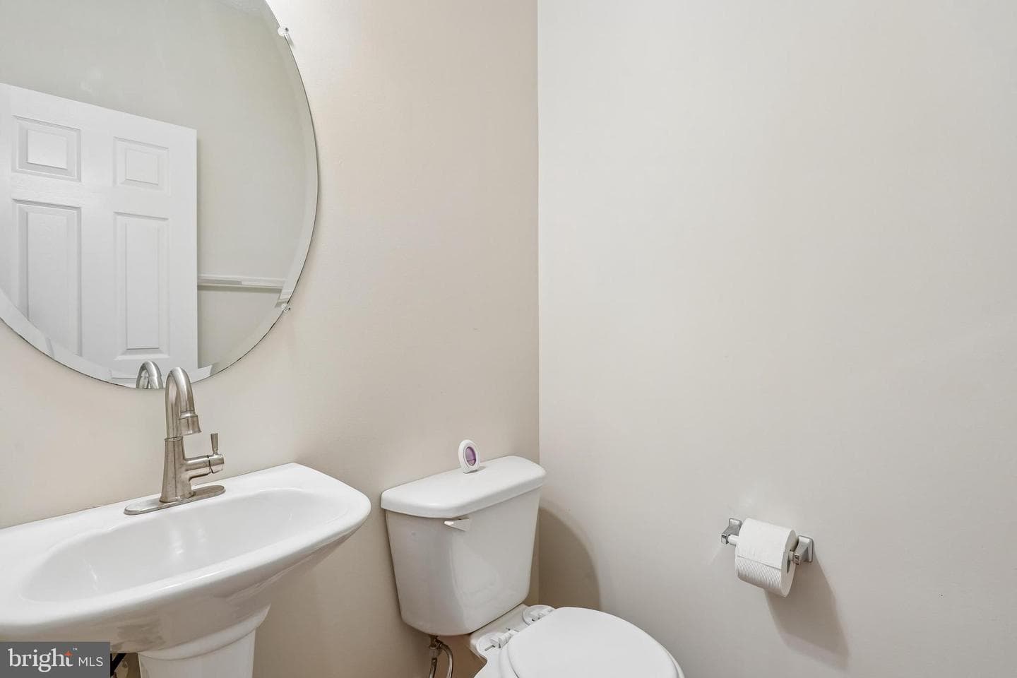 1402 Hilscher Court photo 17