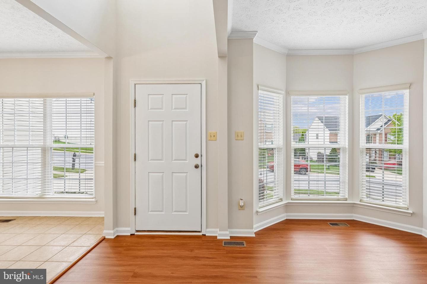 1402 Hilscher Court photo 4