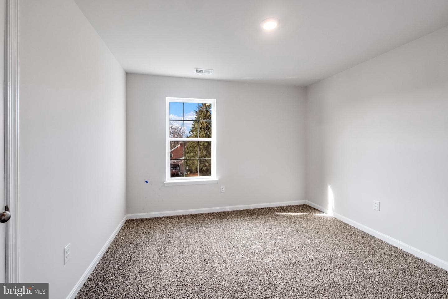 802 Hyssop Court photo 12