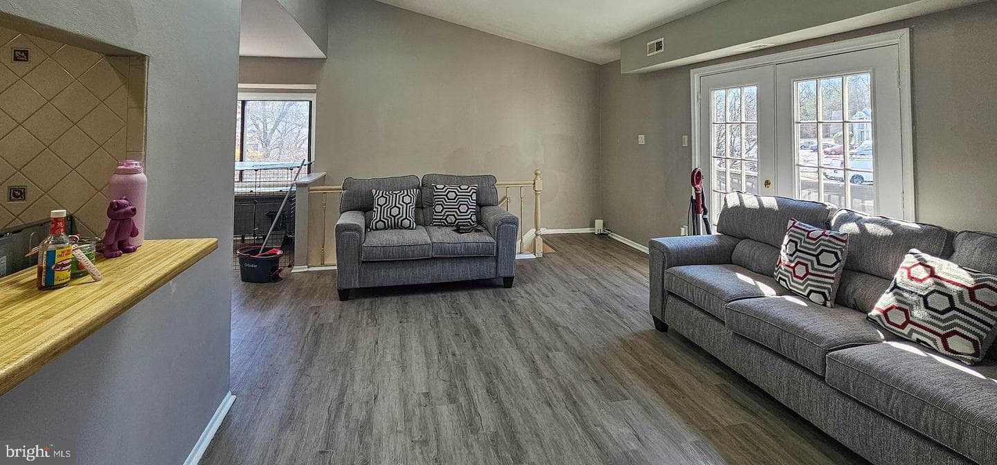 1709 Crimson Tree Way #5d photo 5