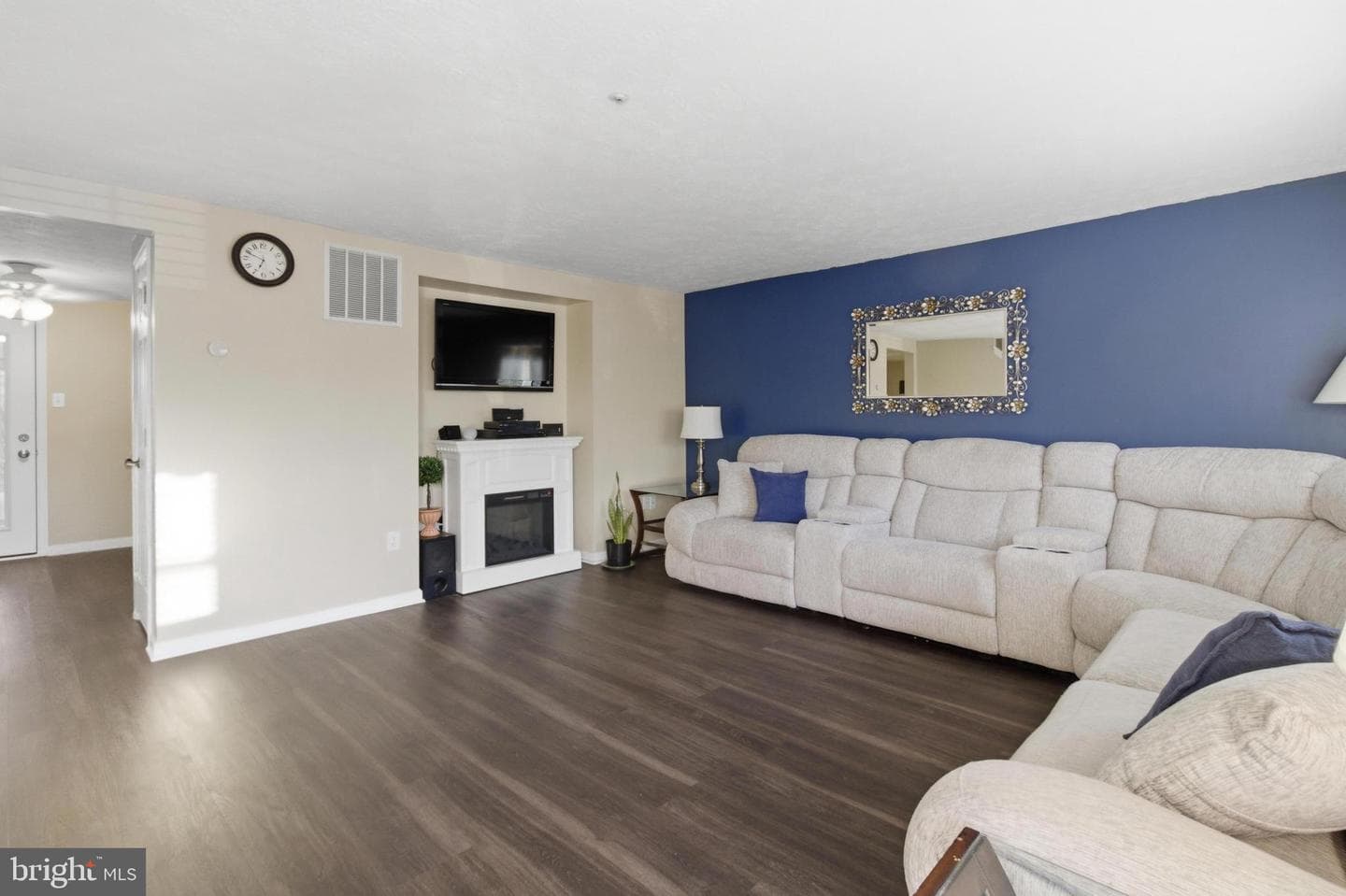 998 Jessicas Court #2 photo 5