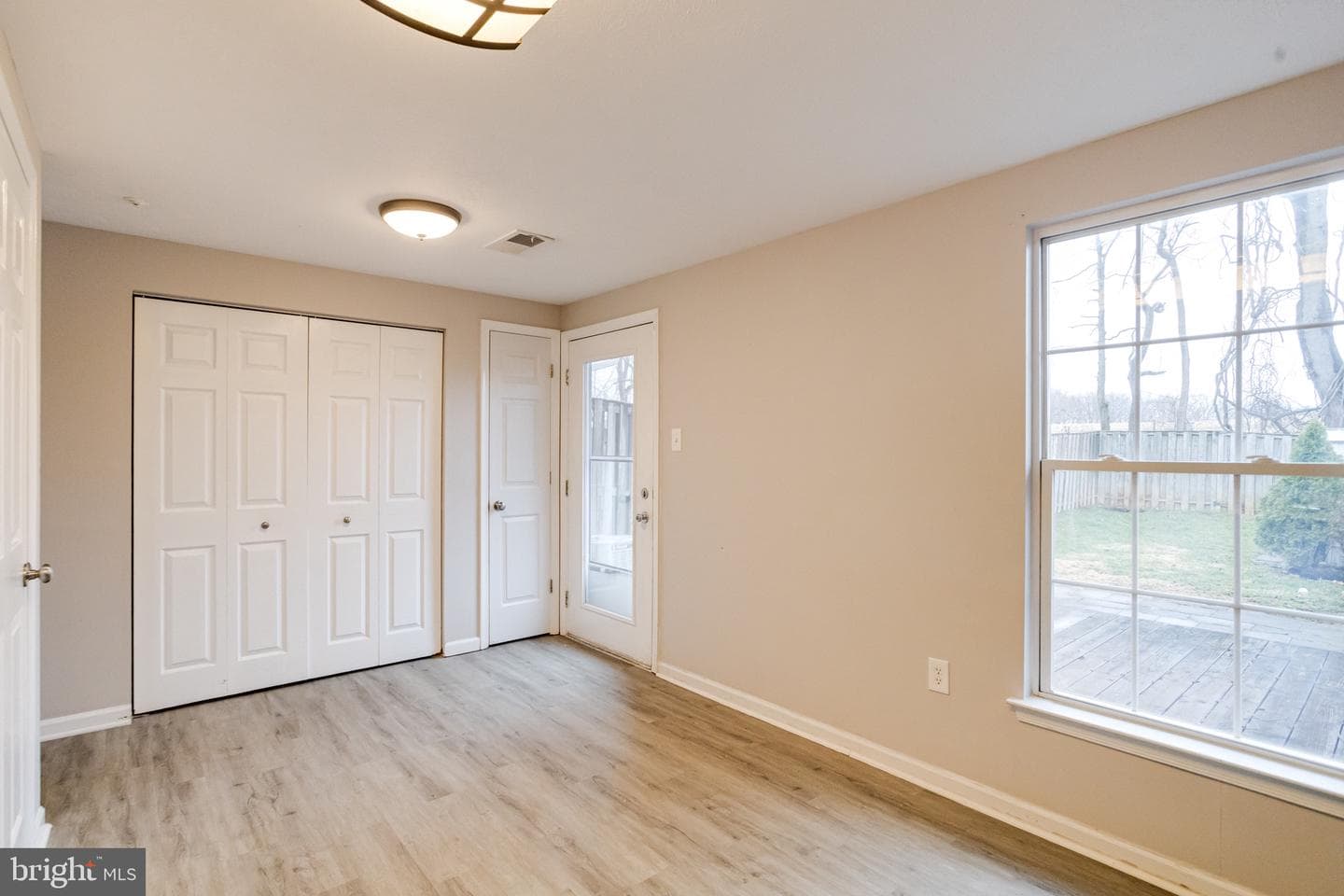 943 Lynham Court #943 photo 16