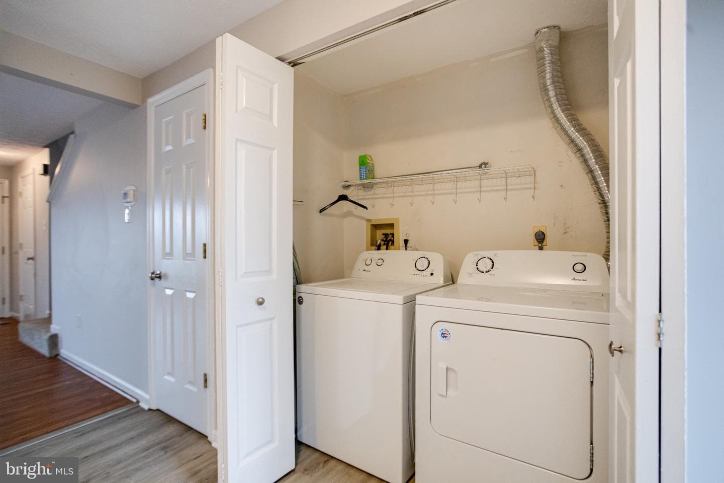 943 Lynham Court #943 photo 17