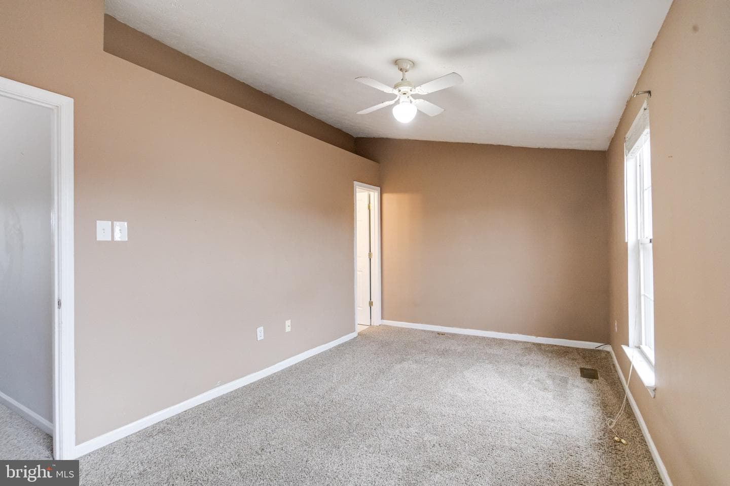 943 Lynham Court #943 photo 22