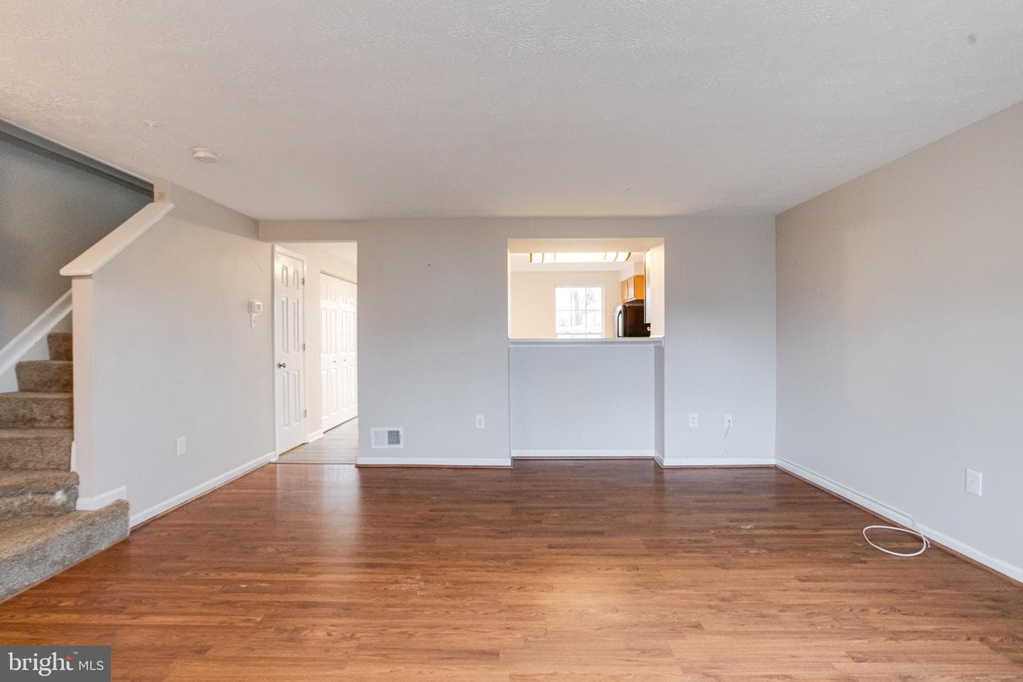 943 Lynham Court #943 photo 3