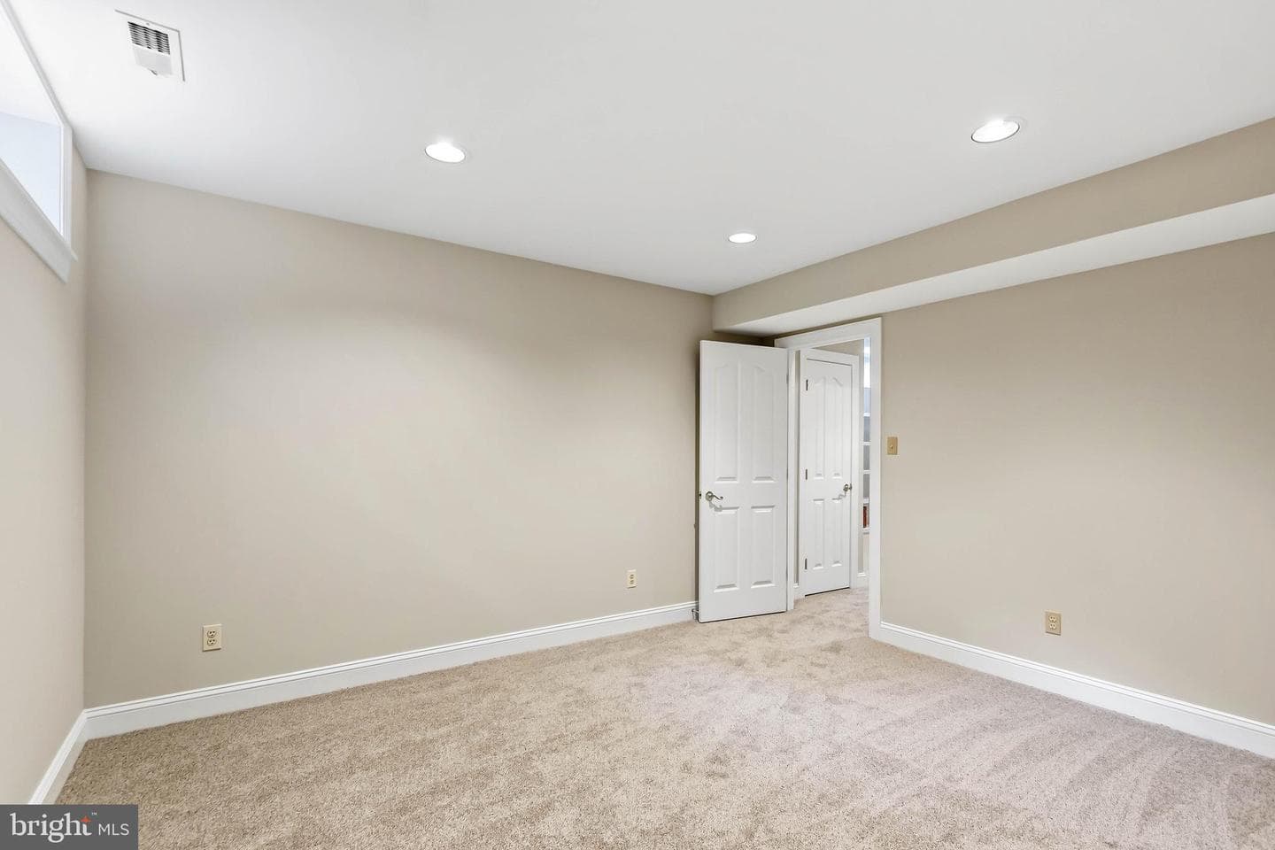1406 Tayside Way photo 71