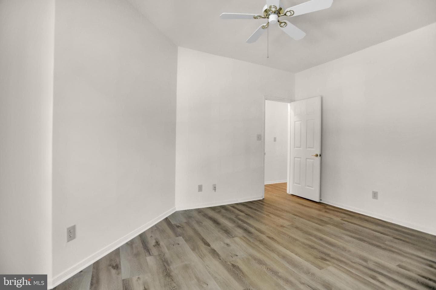 601 Thames Way #601-E photo 17