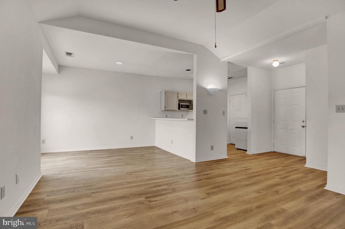 601 Thames Way #601-E photo 20