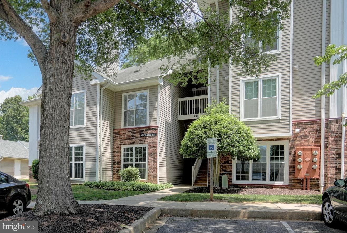 601 Thames Way #601-E photo 3