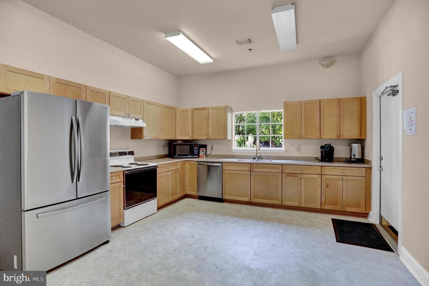 601 Thames Way #601-E photo 39