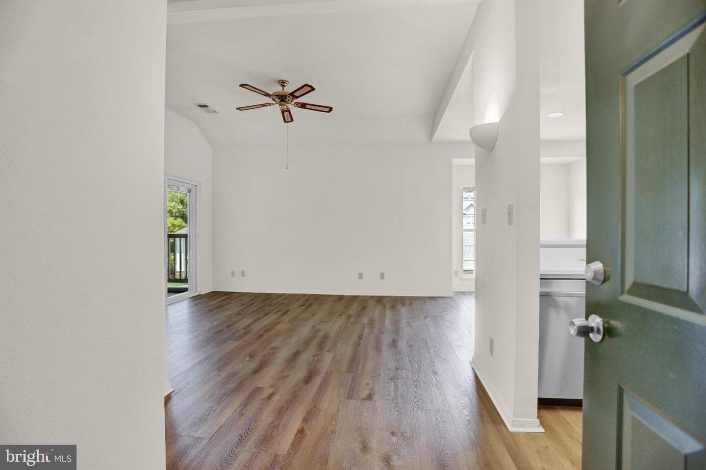 601 Thames Way #601-E photo 8
