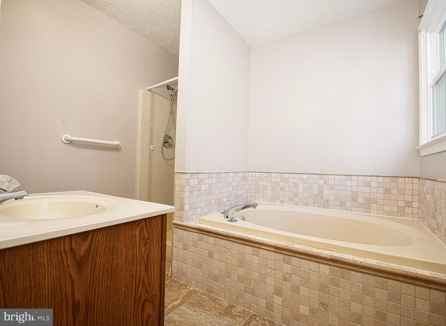 756 Everist Drive photo 20
