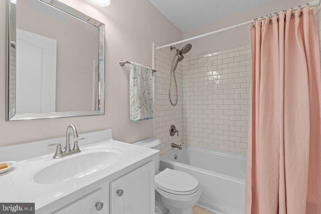 589 Kirkcaldy Way photo 24