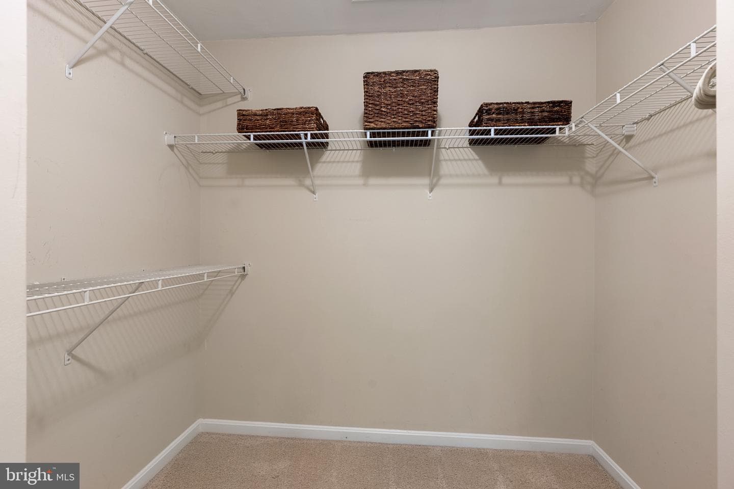 232 Mohegan Drive photo 25