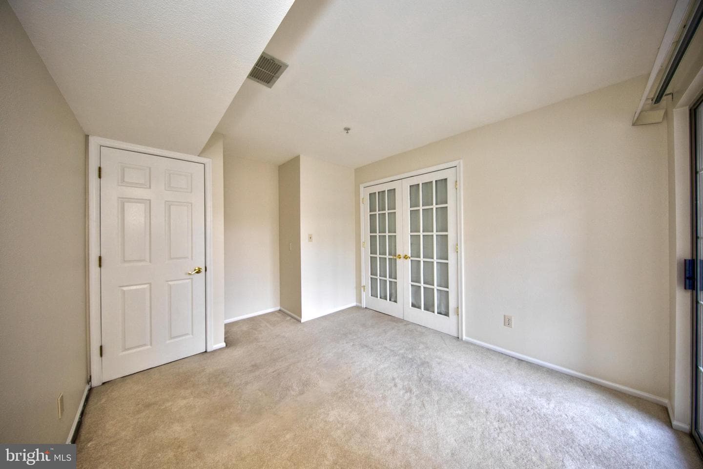 302 Canterbury Road #302-J photo 24