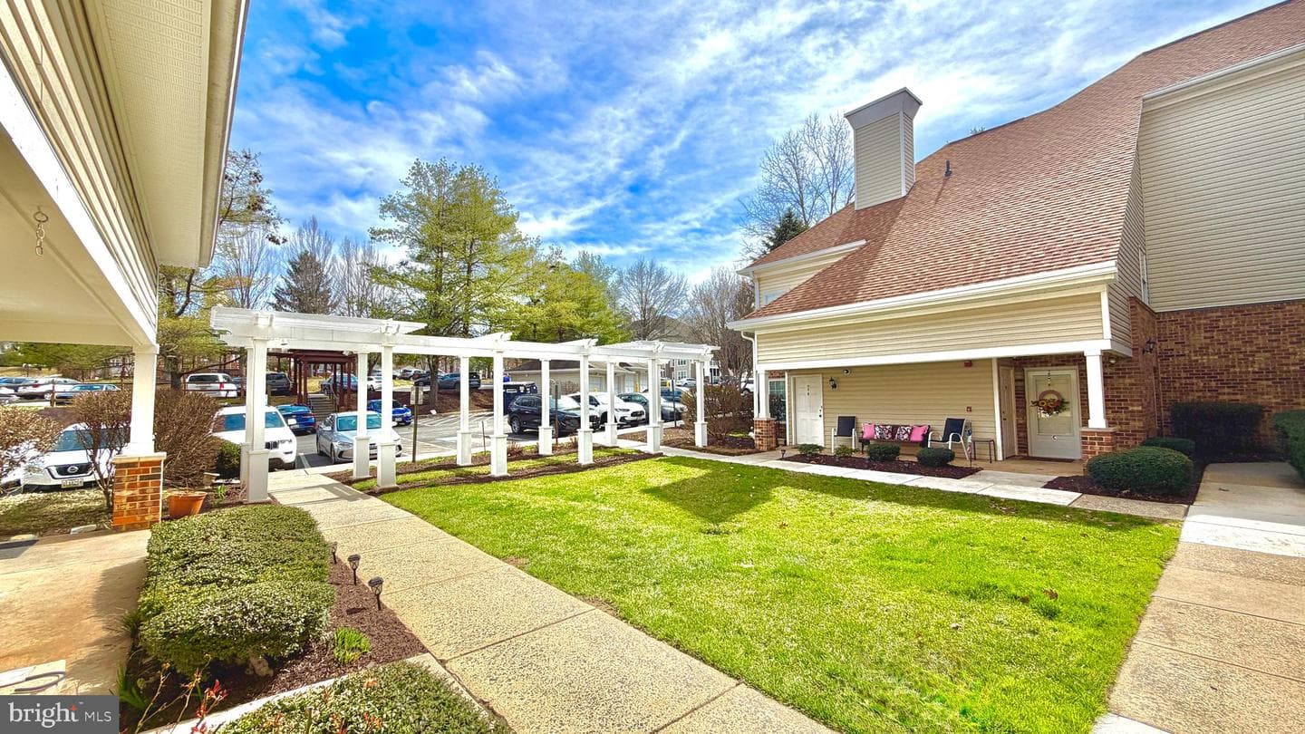 302 Canterbury Road #302-J photo 28