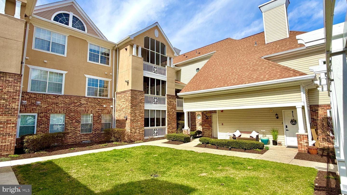 302 Canterbury Road #302-J photo 3