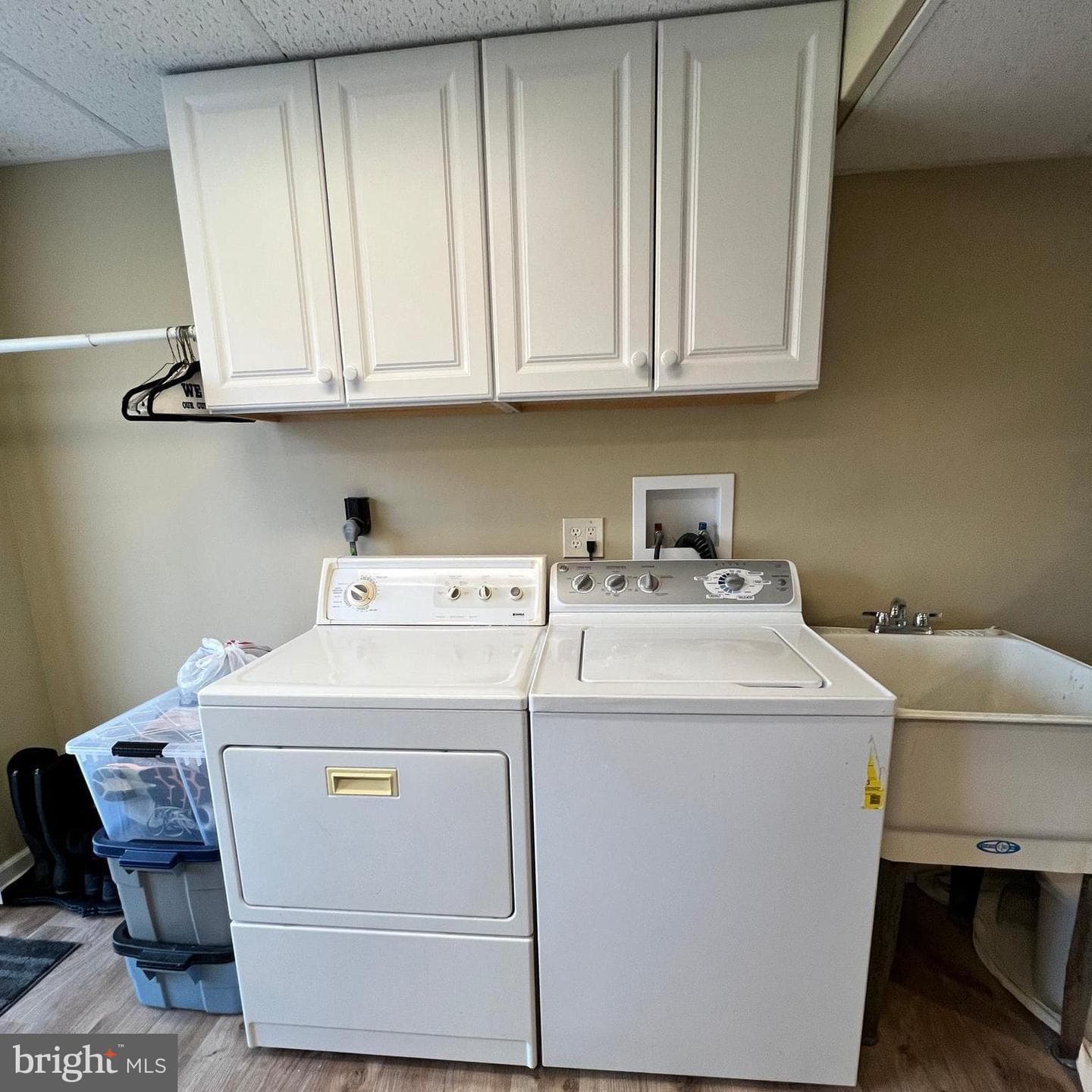 400 Chadford Court photo 16