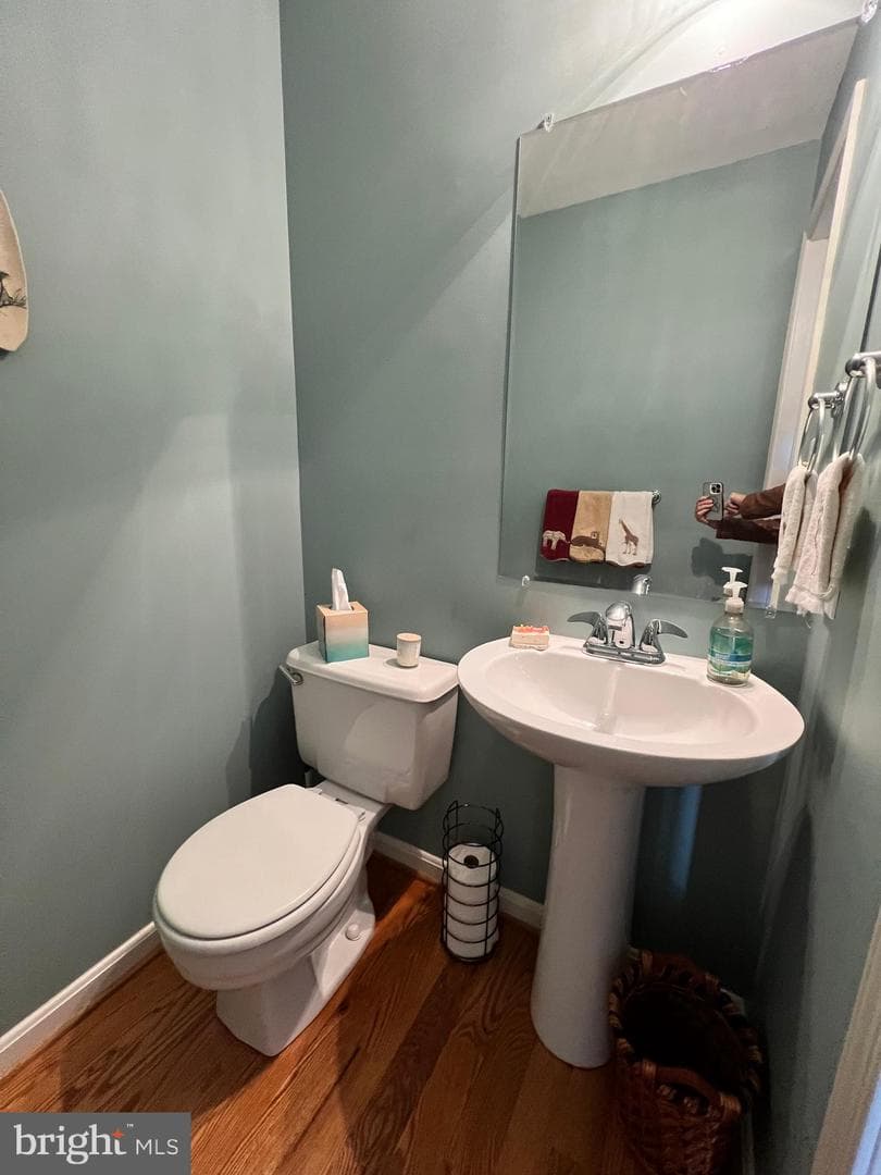 400 Chadford Court photo 17