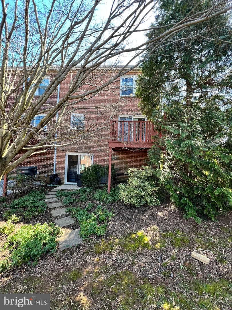 400 Chadford Court photo 26