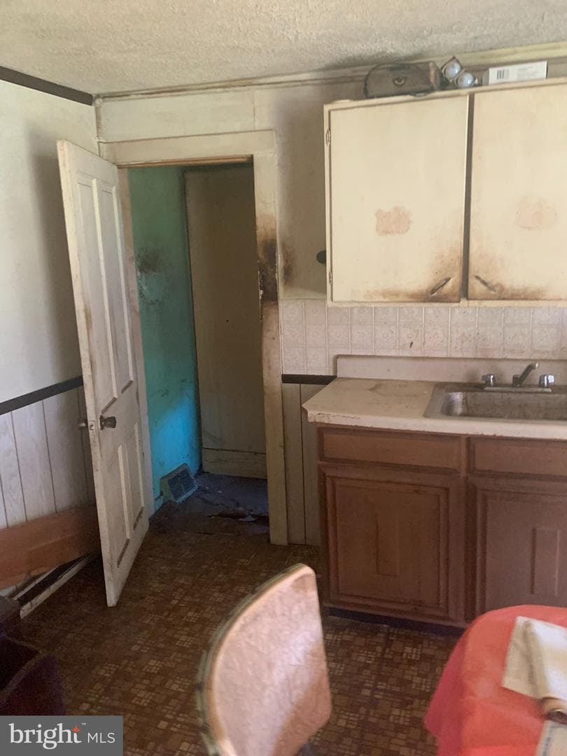 819 Erie Street photo 11