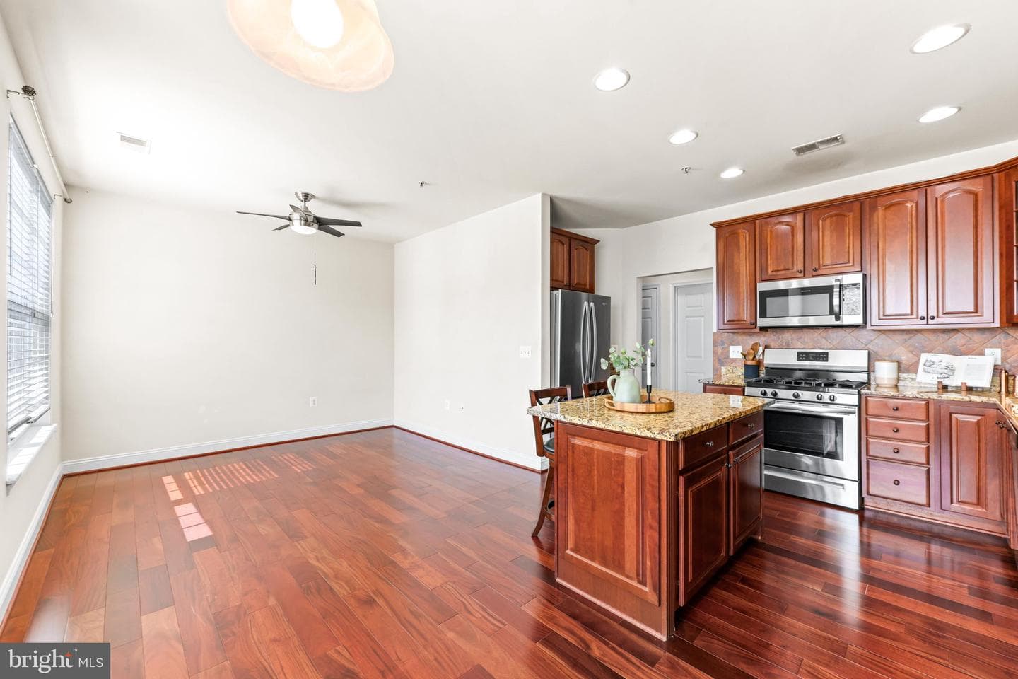 1818 Selvin Drive #203 photo 16