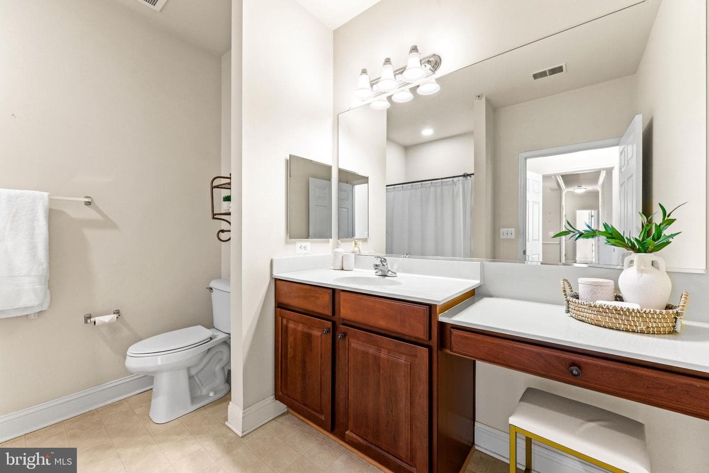 1818 Selvin Drive #203 photo 33