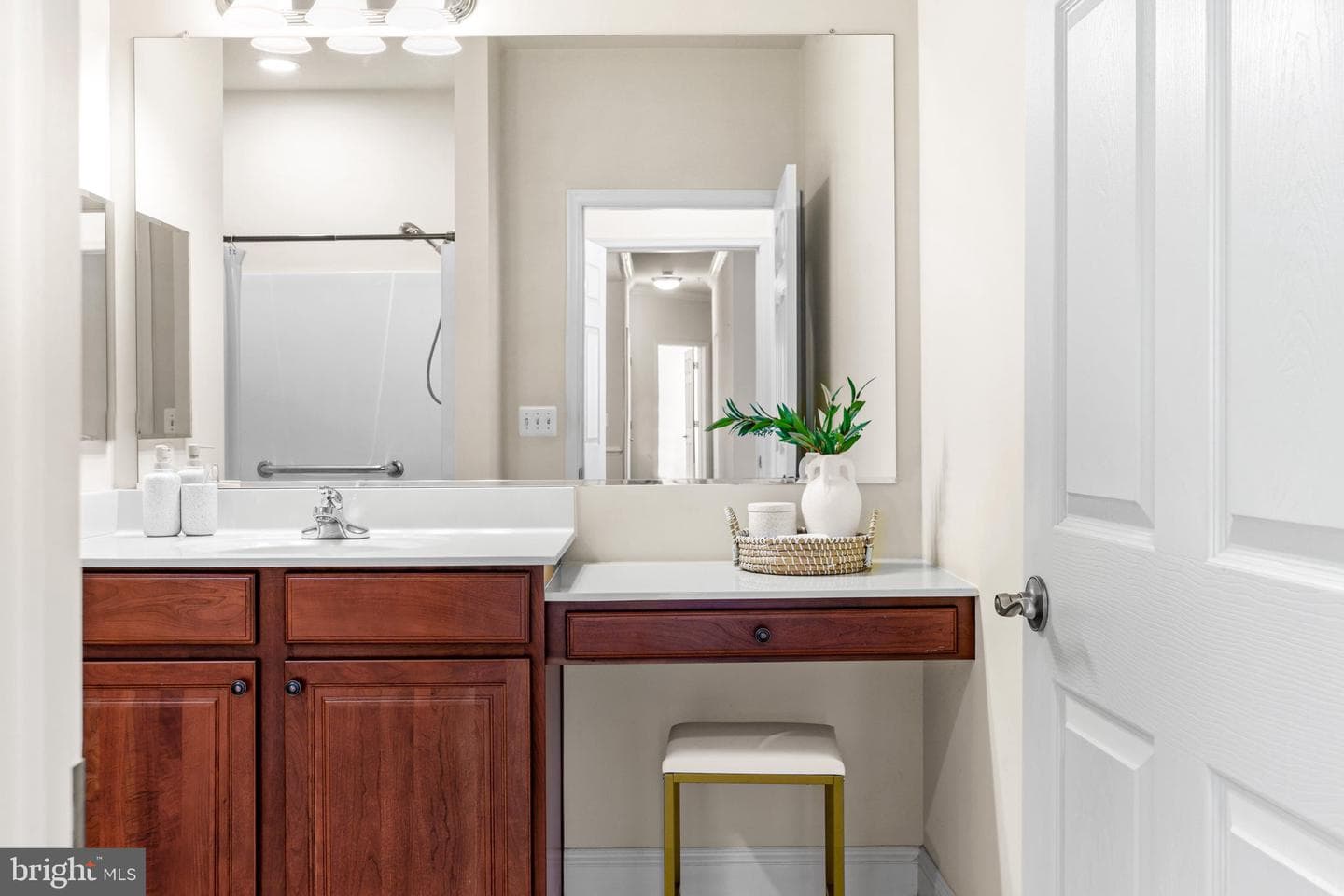 1818 Selvin Drive #203 photo 35