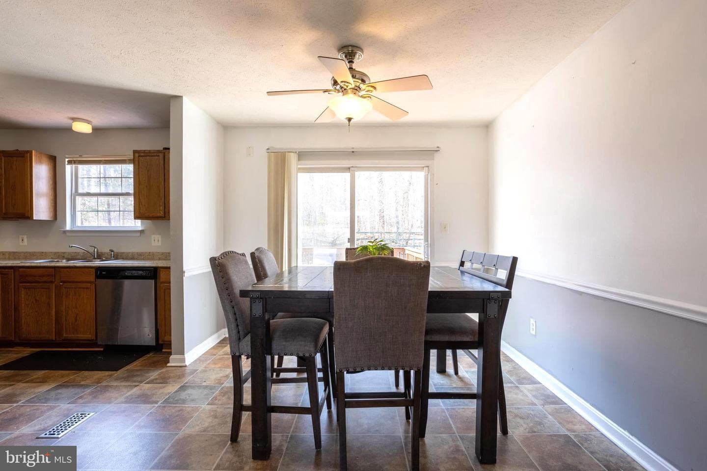 1113 Walnut Hill Court photo 8