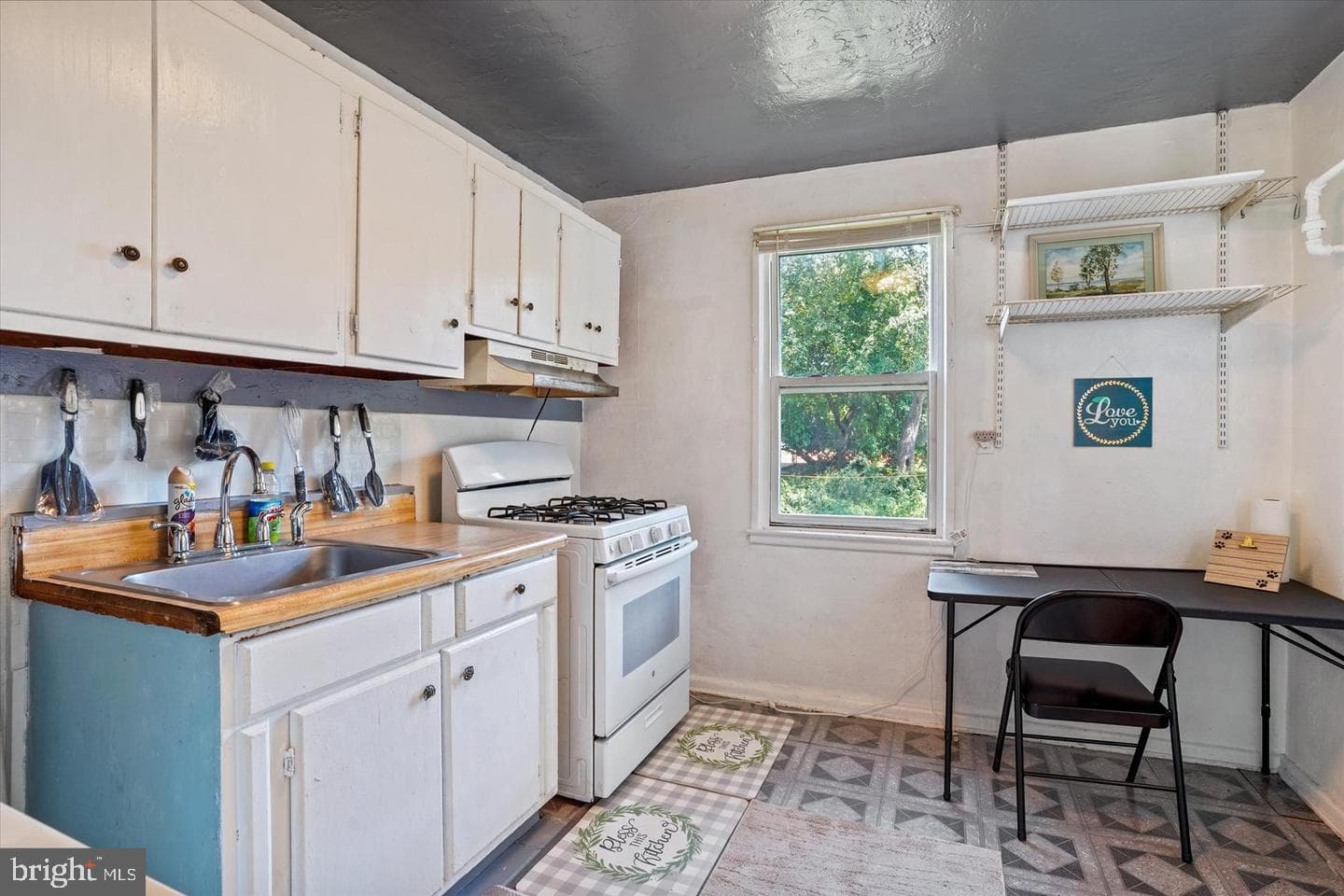 2 Aberdeen Avenue photo 11