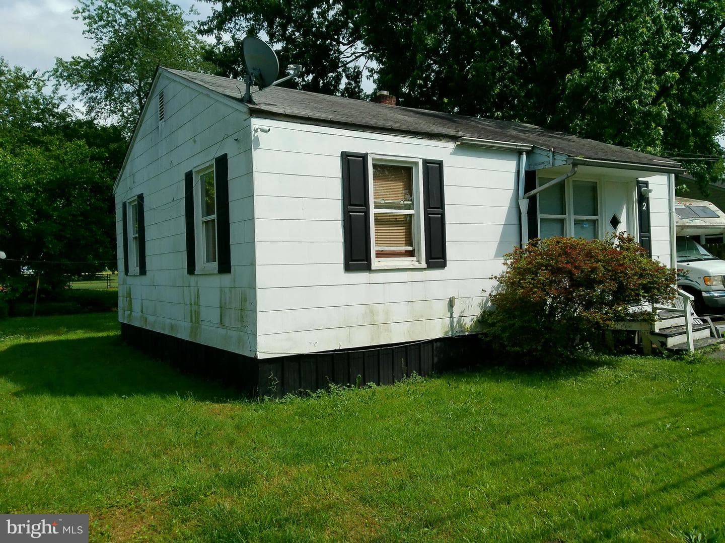 2 Aberdeen Avenue photo 3
