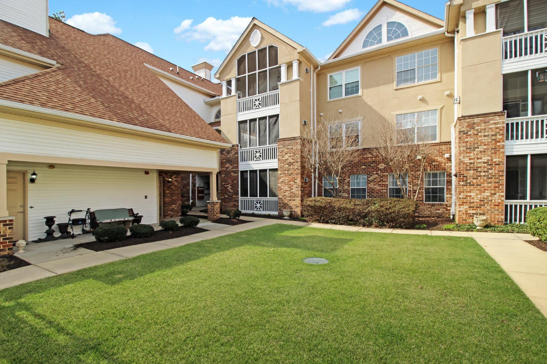 606 Churchill Road #606e photo 2