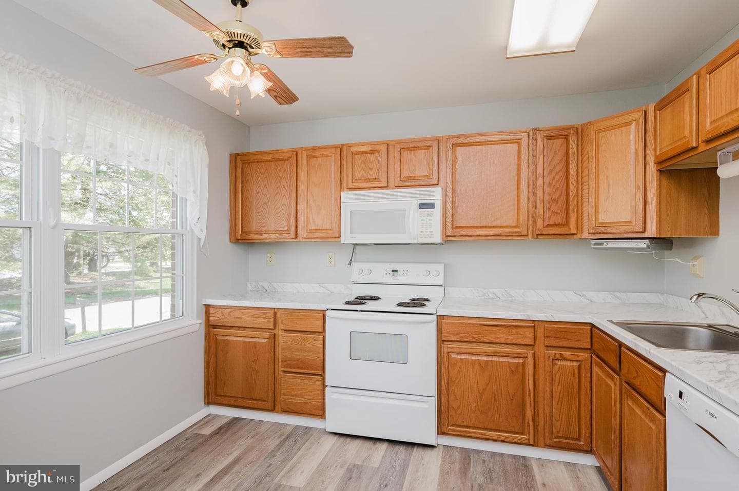 406 Laburnum Road photo 13