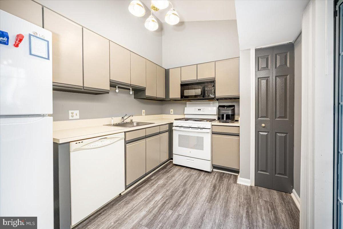 1310 Sheridan Place #36 (306) photo 11