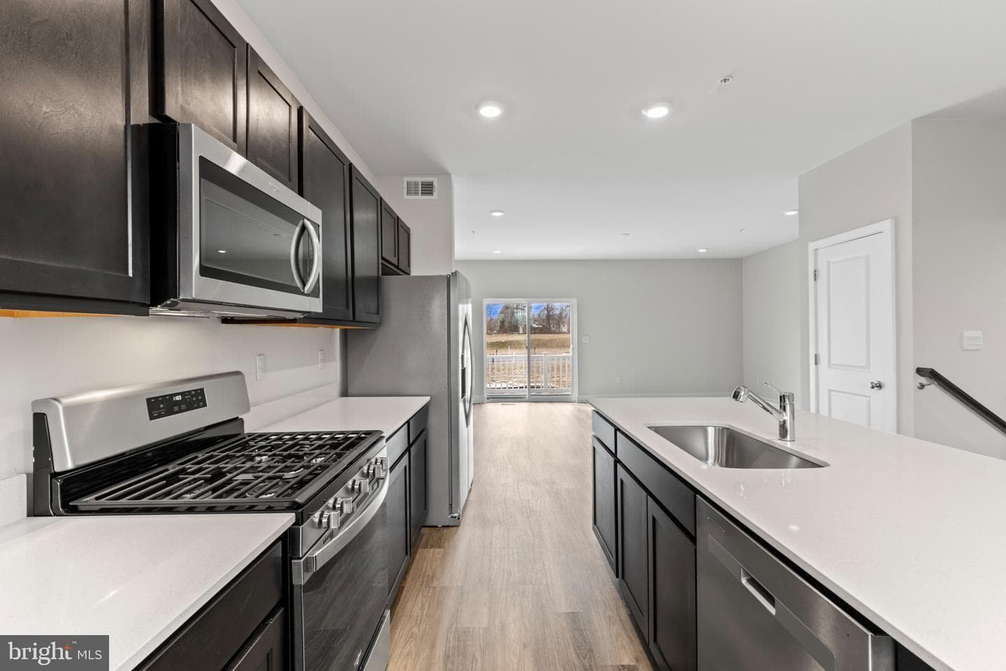 364 Hackley Drive photo 12