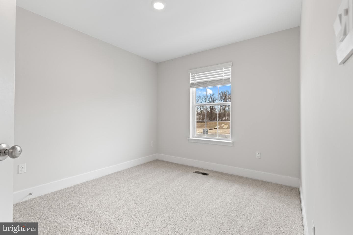 364 Hackley Drive photo 21