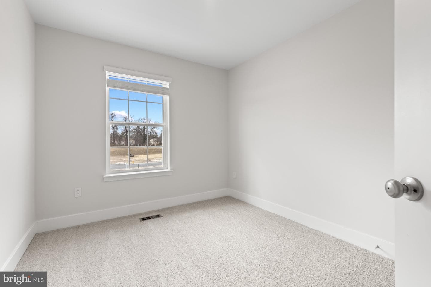 364 Hackley Drive photo 23