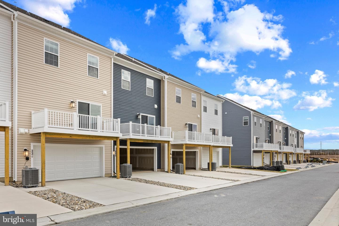 364 Hackley Drive photo 33