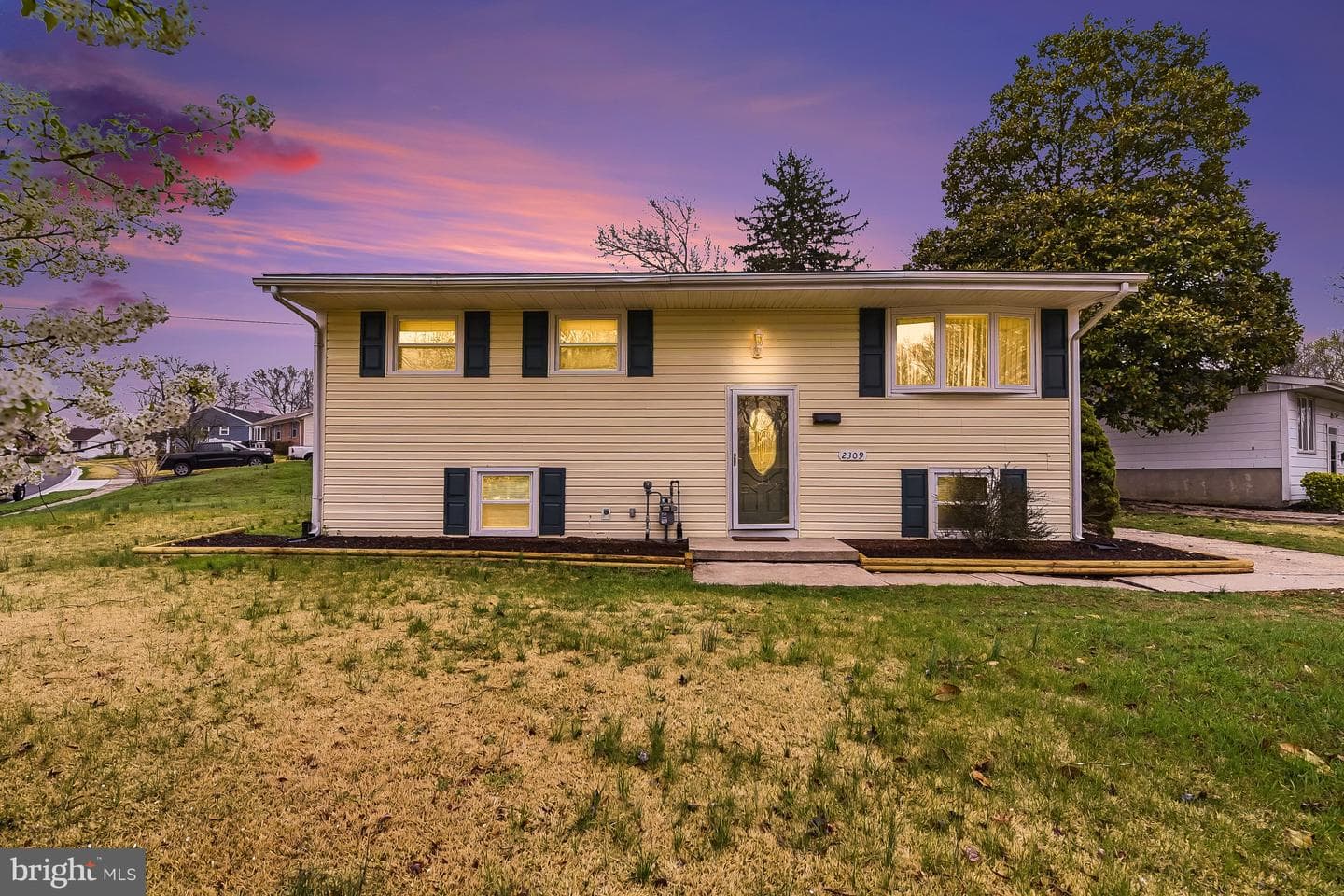 2309 Perry Avenue photo 2